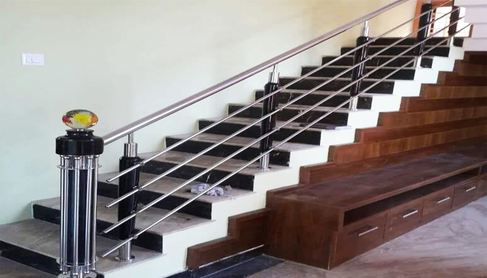 Stainless-steel-and-wood-balustrades-manufacturer-in-bangalore